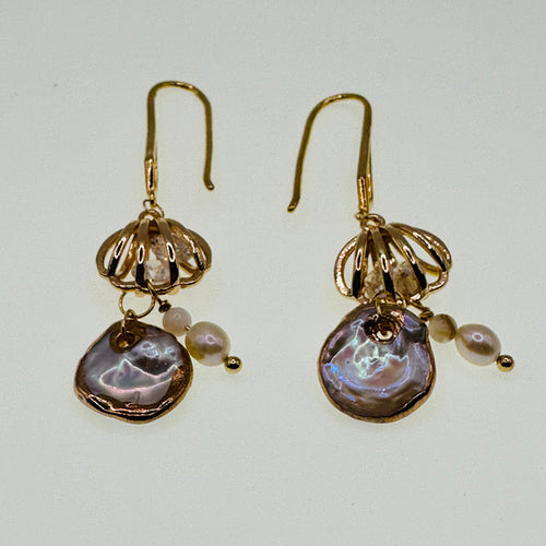 Dancing Clams